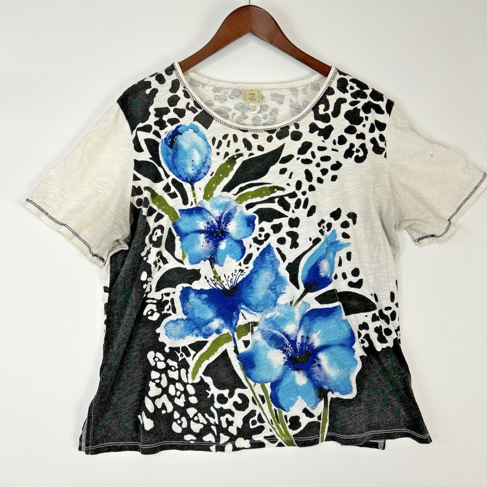 Jess & Jane Womens Animal Print Tee Size XL Rhinestone Floral Short Sleeve Artsy